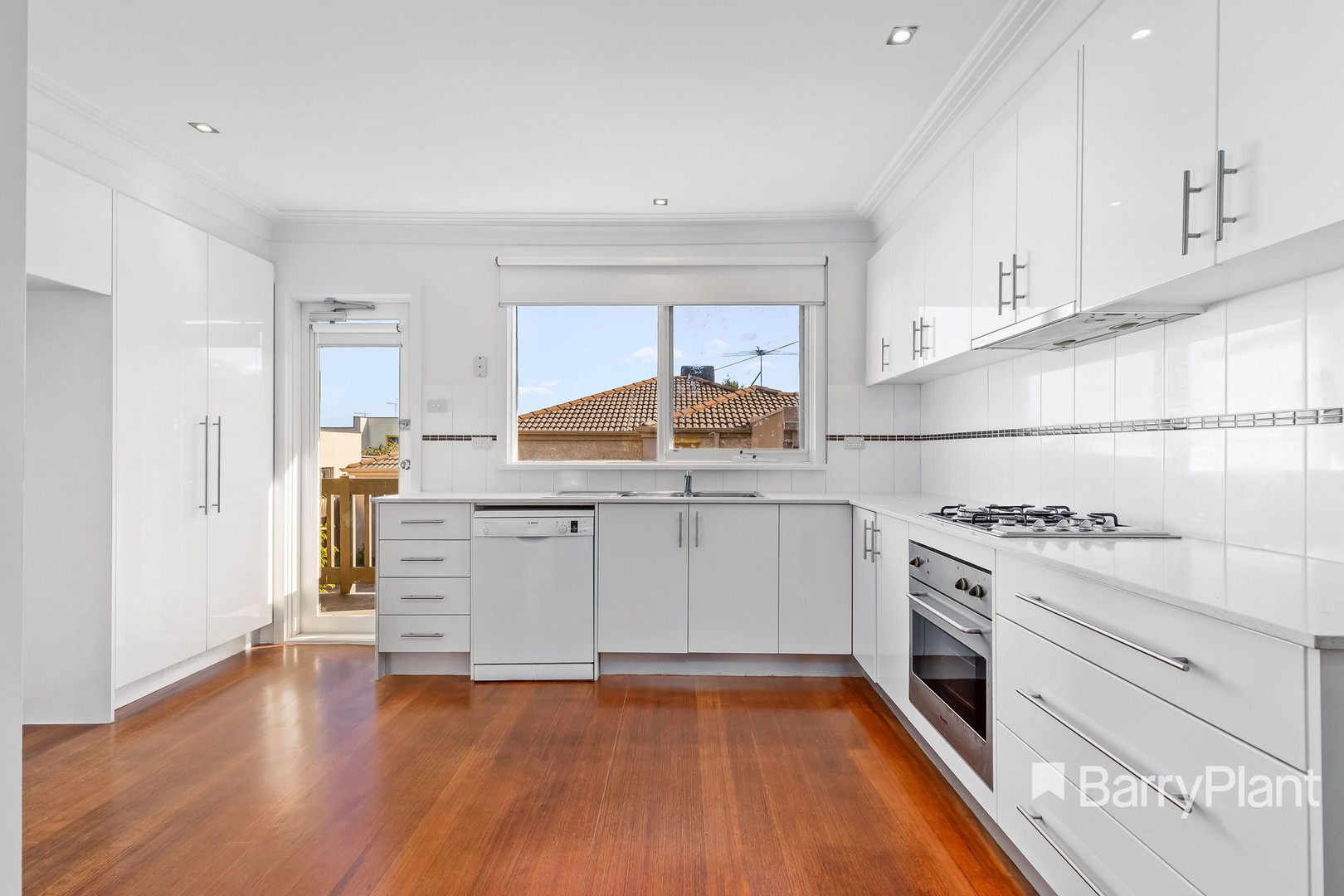 1/3 Fir Street, Bulleen, VIC 3105 - Thumbnail 2 - 21/07/2022