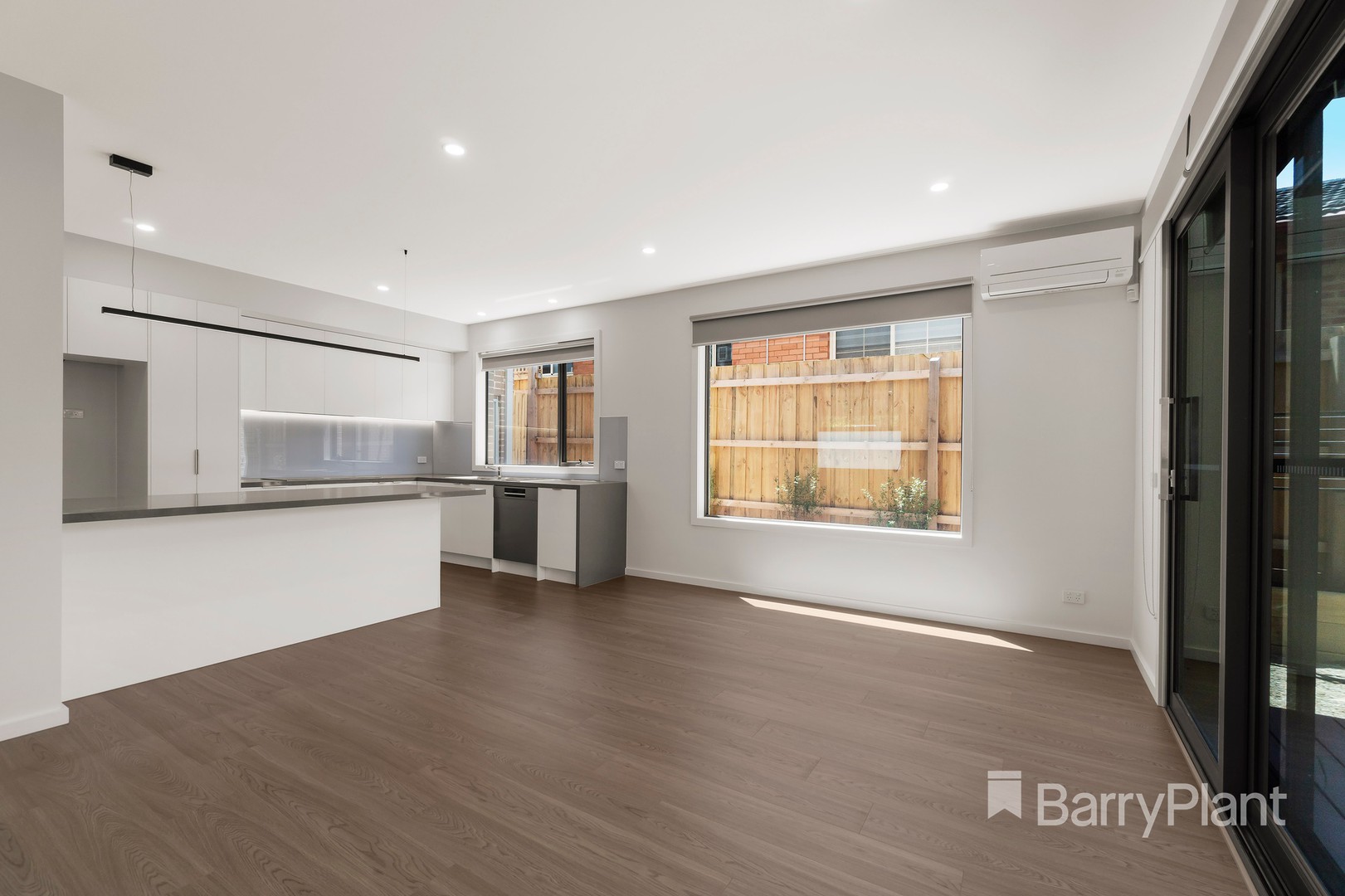 1/30 Amber Grove, Mount Waverley, VIC 3149, Mount Waverley - Thumbnail 3