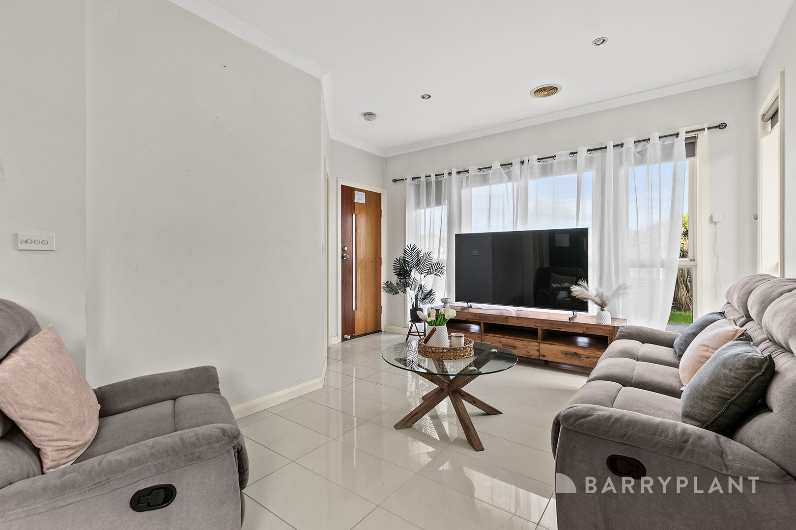 1/300 Camp Road, Broadmeadows, VIC 3047, Broadmeadows - Thumbnail 2