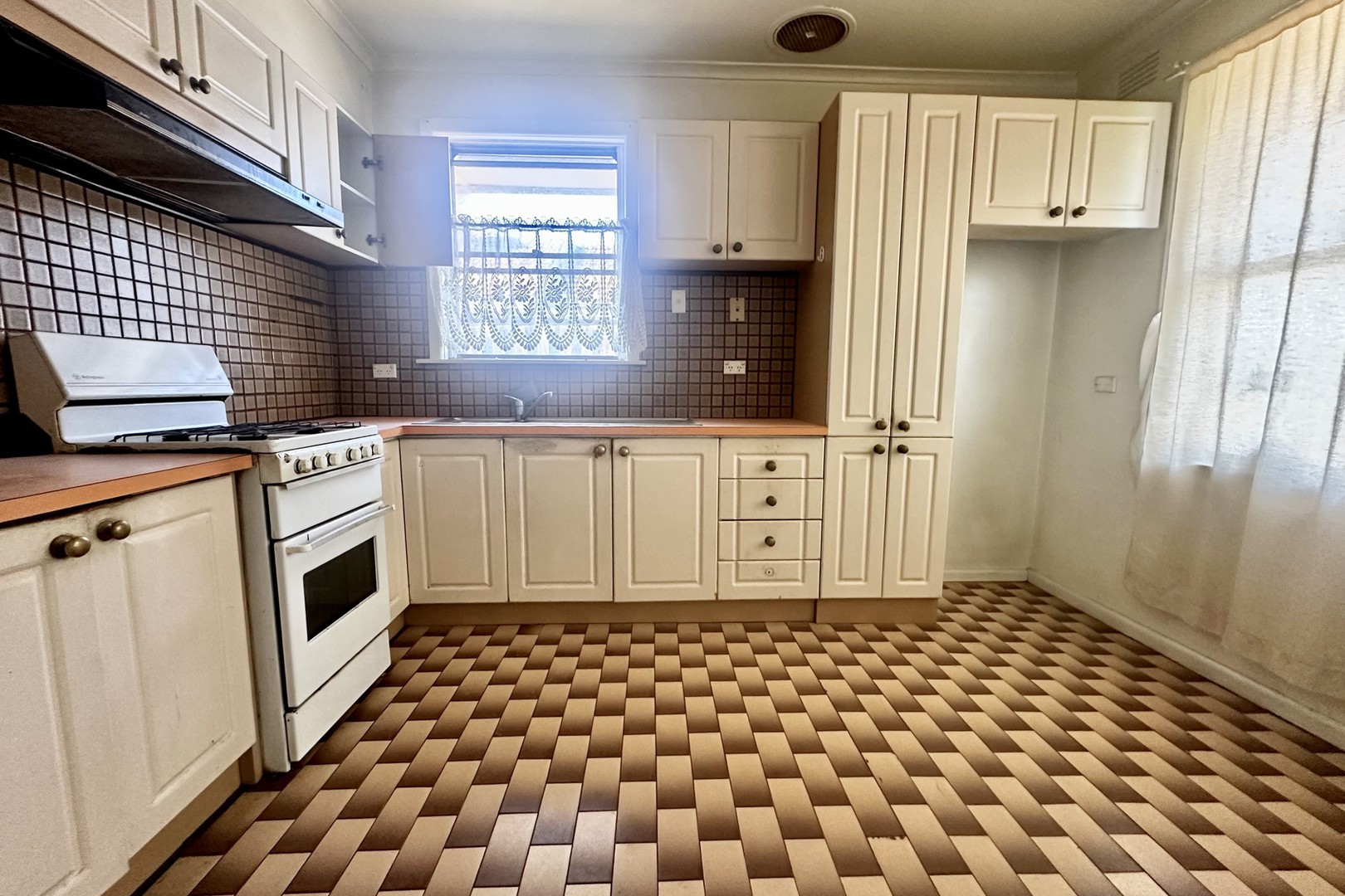 1/306 Camp Road, Broadmeadows, VIC 3047, Broadmeadows - Thumbnail 2