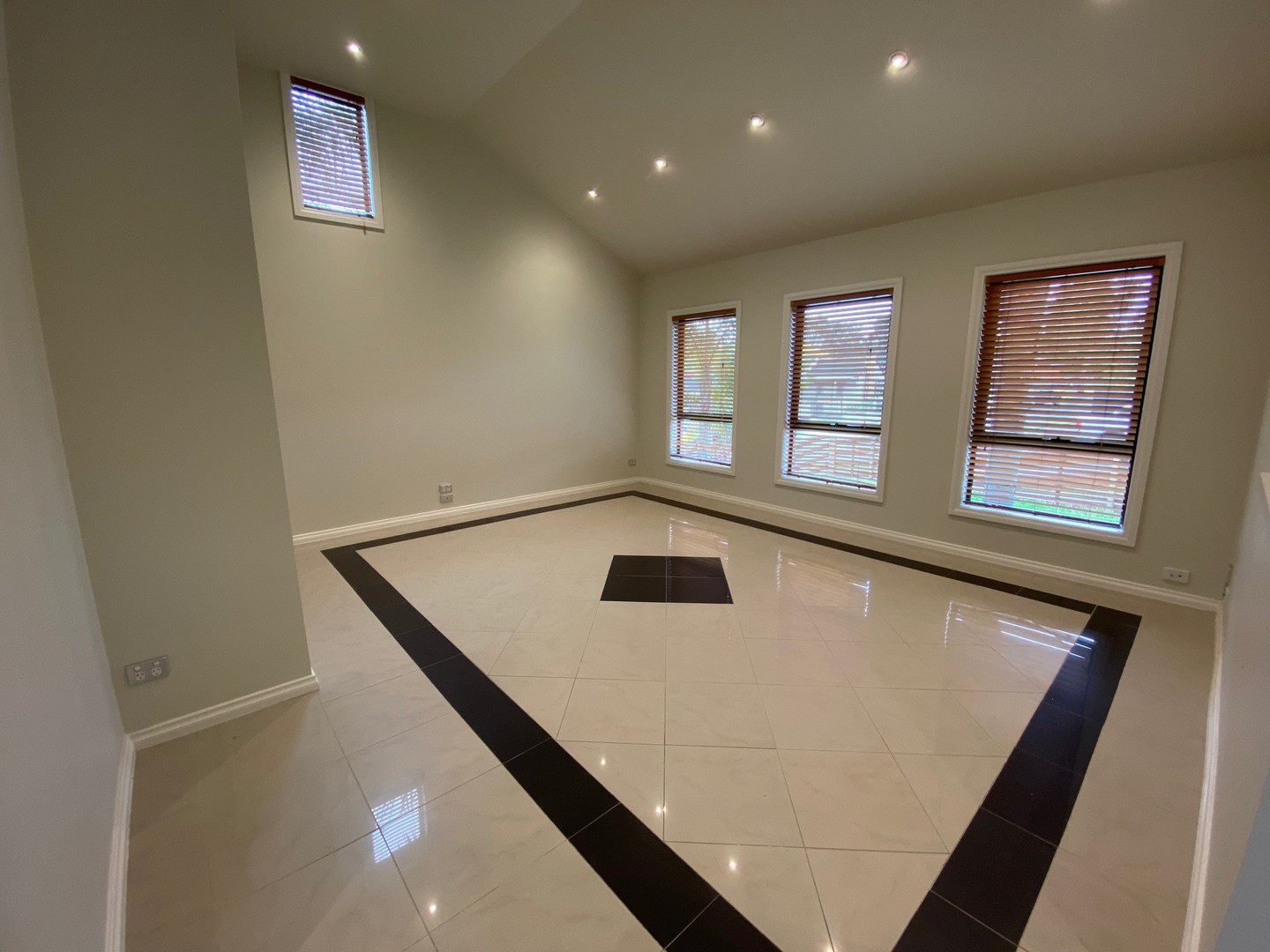 1/31 Eram RoadBox Hill North, VIC 3129  - Leased, Box Hill North - Thumbnail 2