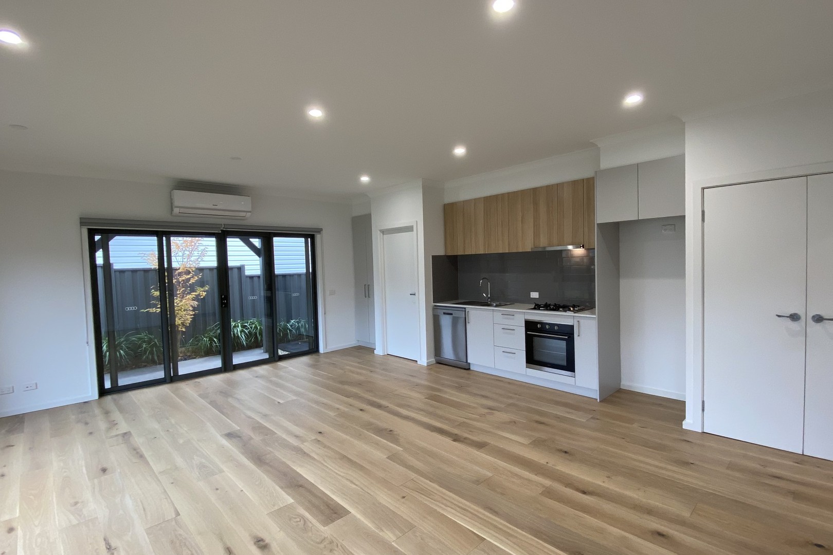 1/32 Delaware Street, Reservoir, VIC 3073, Reservoir - Thumbnail 2