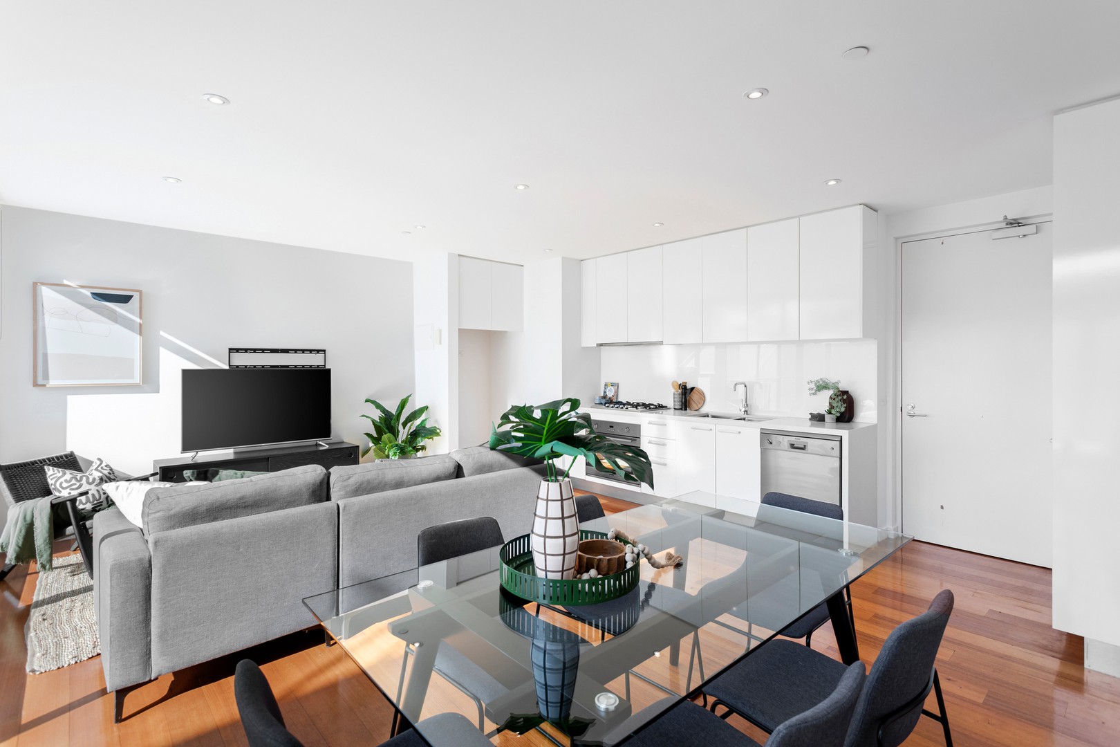1/32 Napier Street, Essendon, VIC 3040, Essendon - Thumbnail 2