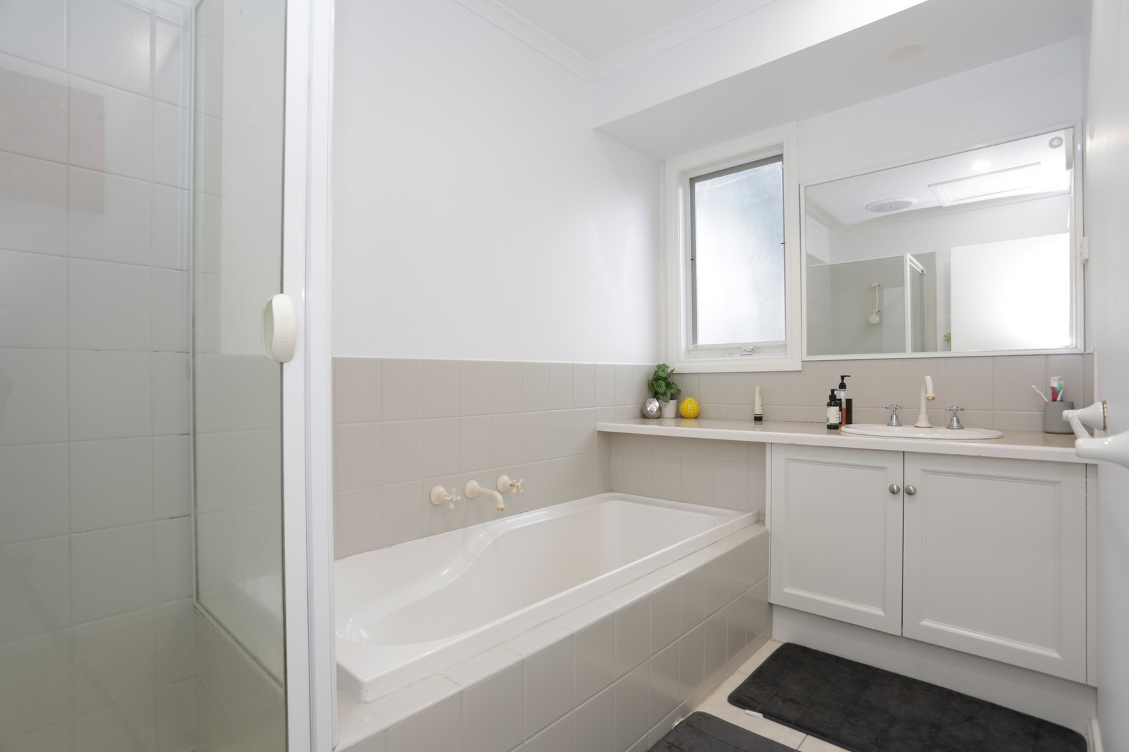 1/328-330 High Street Road, Mount Waverley, VIC 3149 - Thumbnail 2 - 04/11/2021
