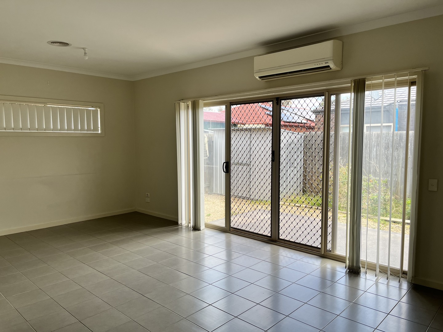1/33 Red Robin Road, Truganina, VIC 3029 - Thumbnail 1 - 18/11/2021