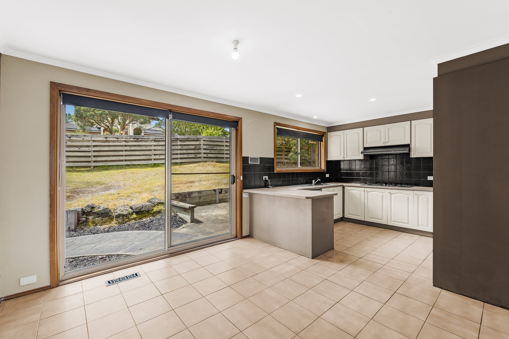 1/34 Bowen Road, Doncaster East, VIC 3109, Doncaster East - Thumbnail 3