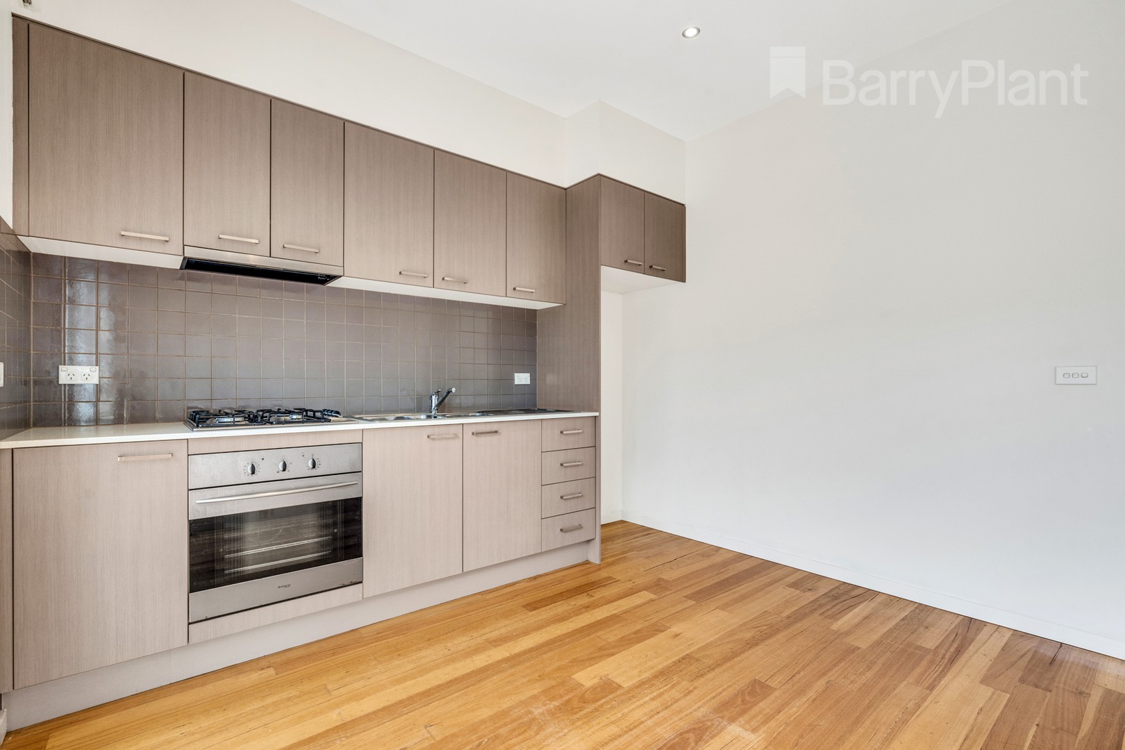 1/34 McComas Street, Reservoir, VIC 3073, Reservoir - Thumbnail 4