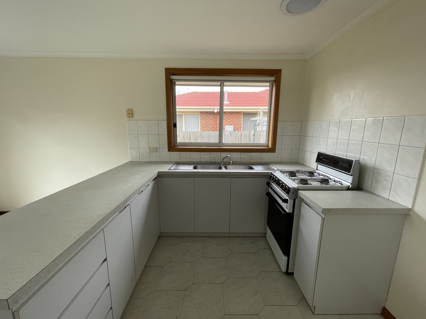 1/345-347 Heaths Road, Werribee, VIC 3030, Werribee - Thumbnail 2