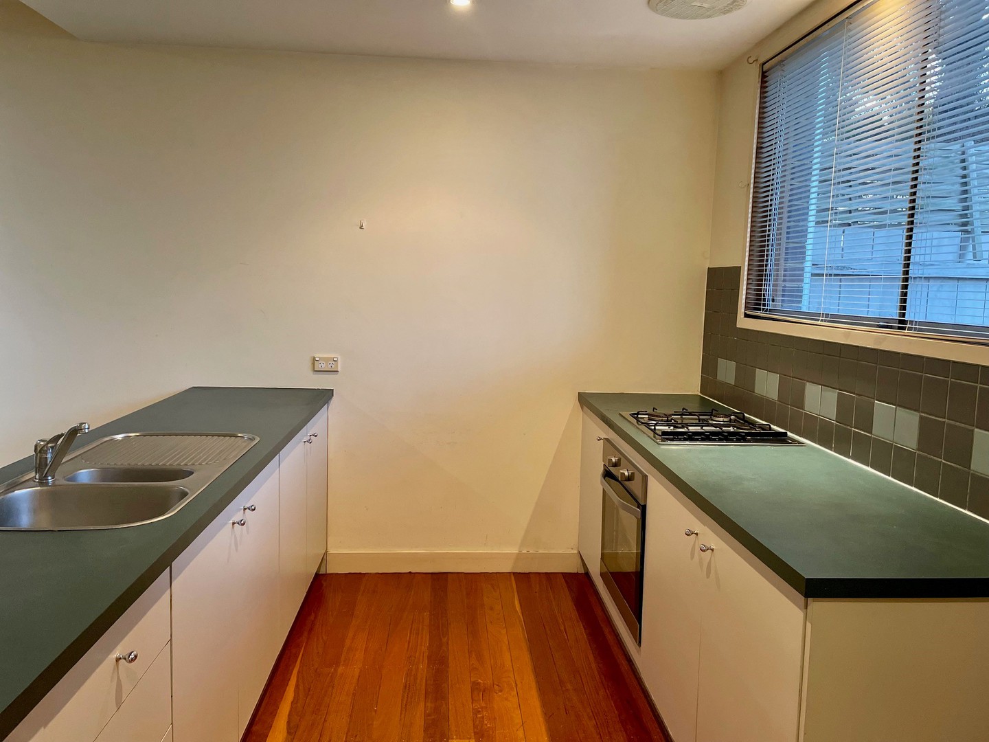 1/35 Cambridge Street, Box Hill, VIC 3128, Box Hill - Thumbnail 3