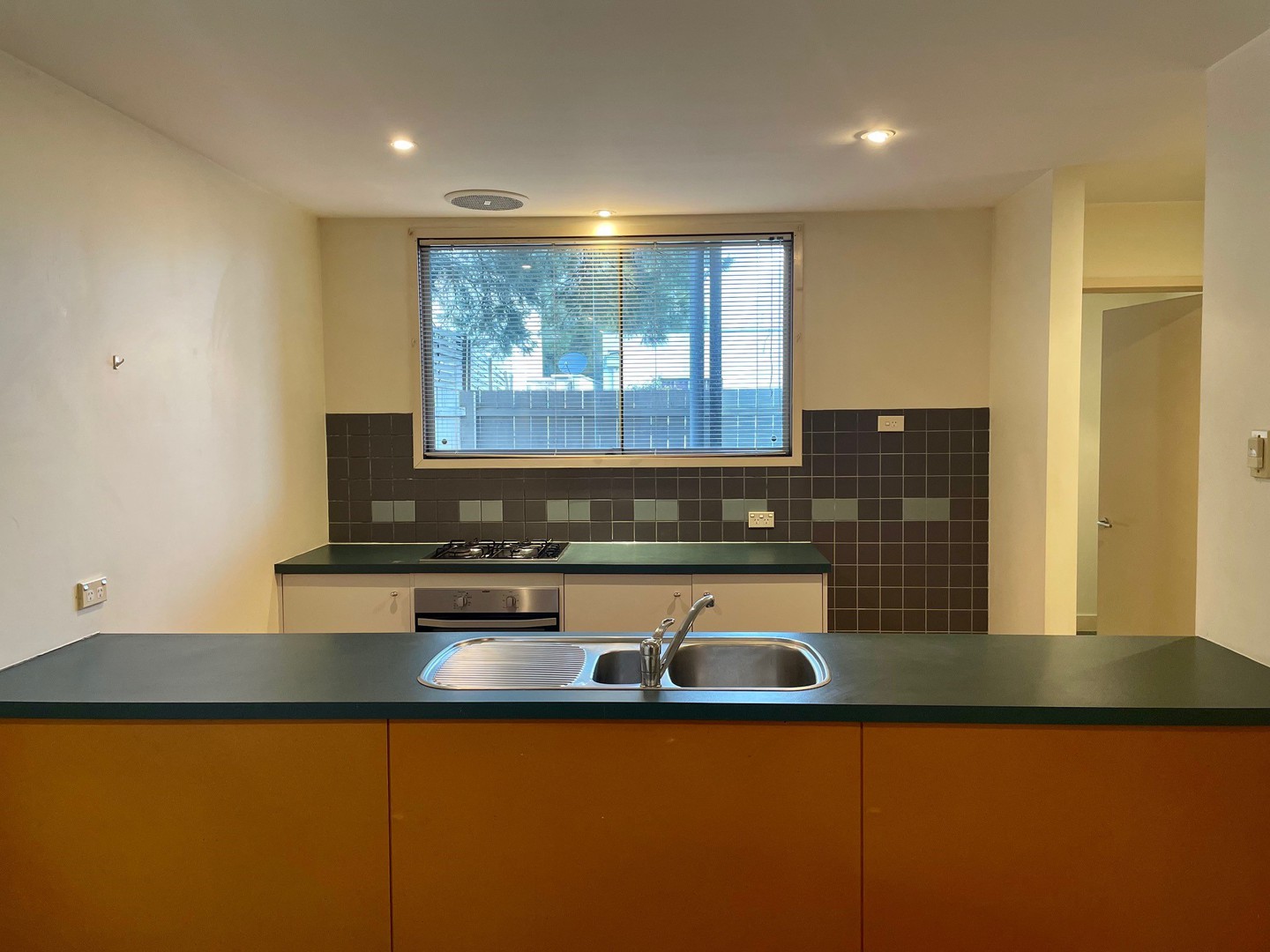 1/35 Cambridge Street, Box Hill, VIC 3128, Box Hill - Thumbnail 4