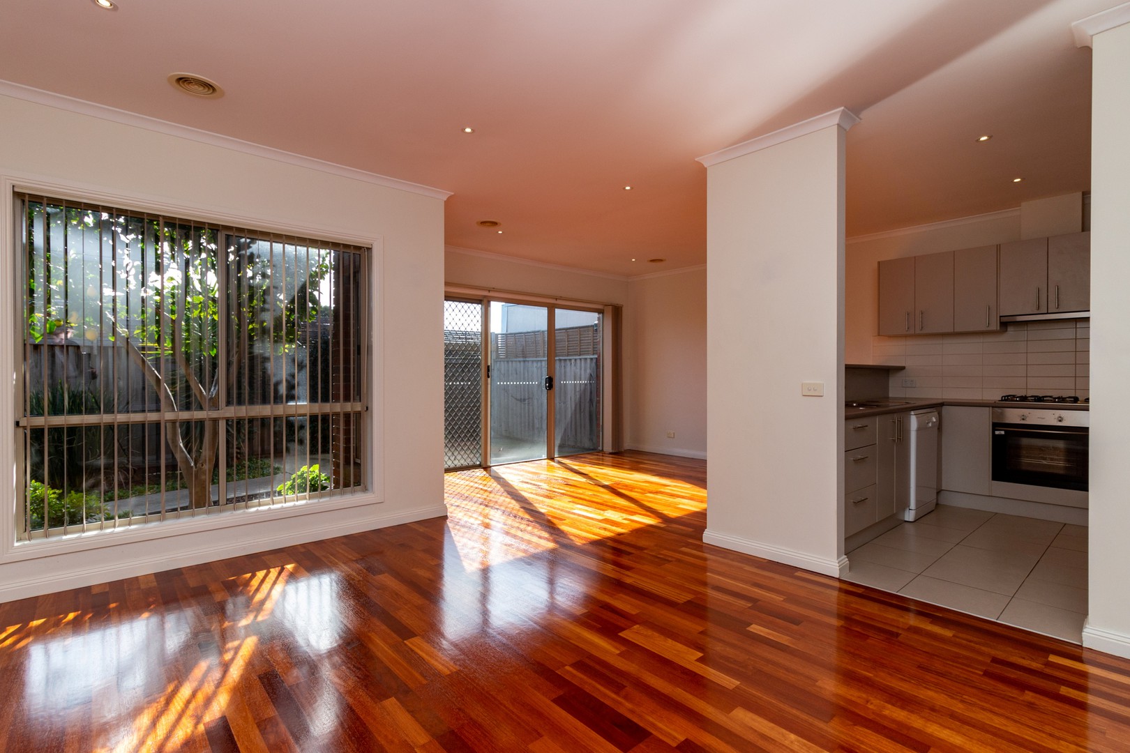 1/37 Bondi Road, Bonbeach, VIC 3196 - Thumbnail 1 - 23/12/2021