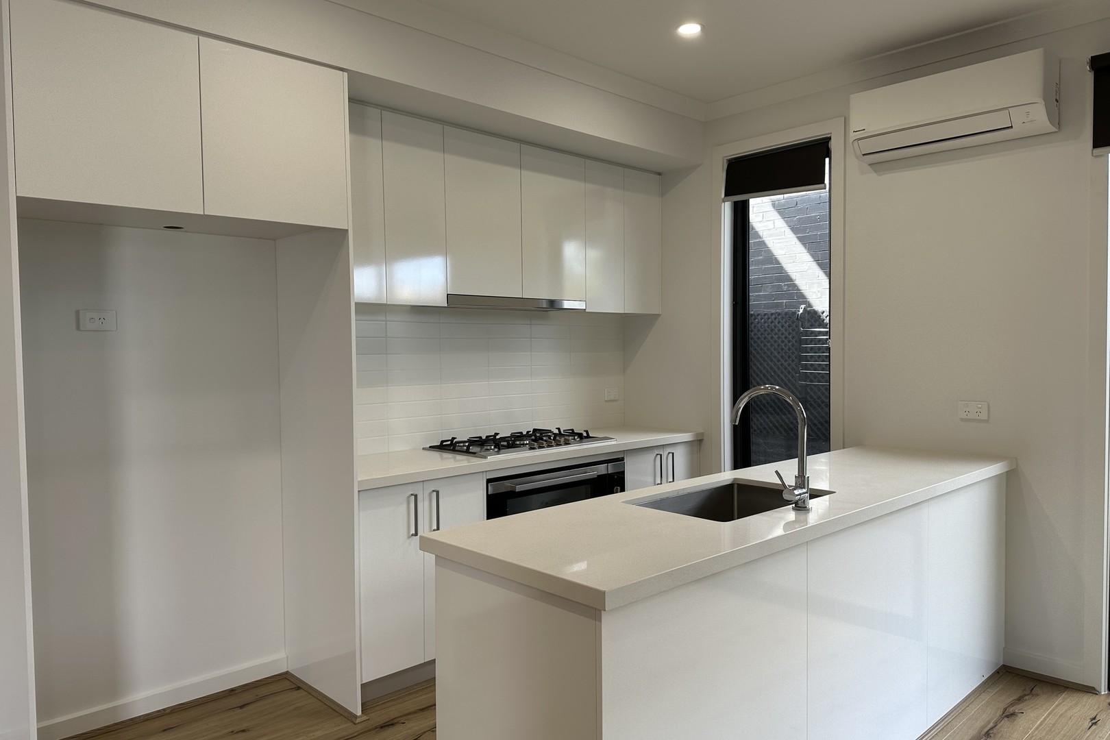 1/38 Highlands Road, Thomastown, VIC 3074, Thomastown - Thumbnail 2