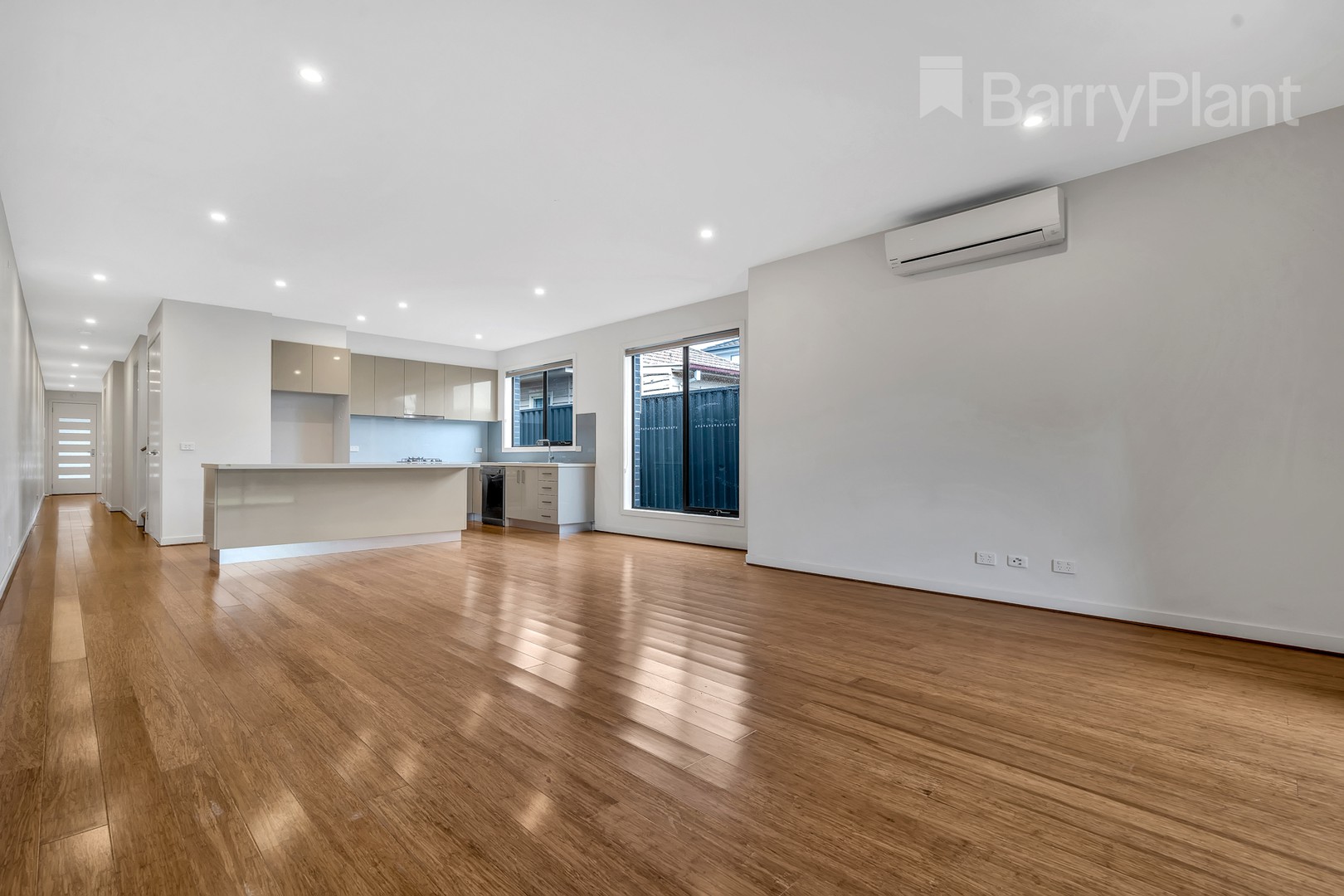 1/39 Arundel Avenue, Reservoir, VIC 3073, Reservoir - Thumbnail 2