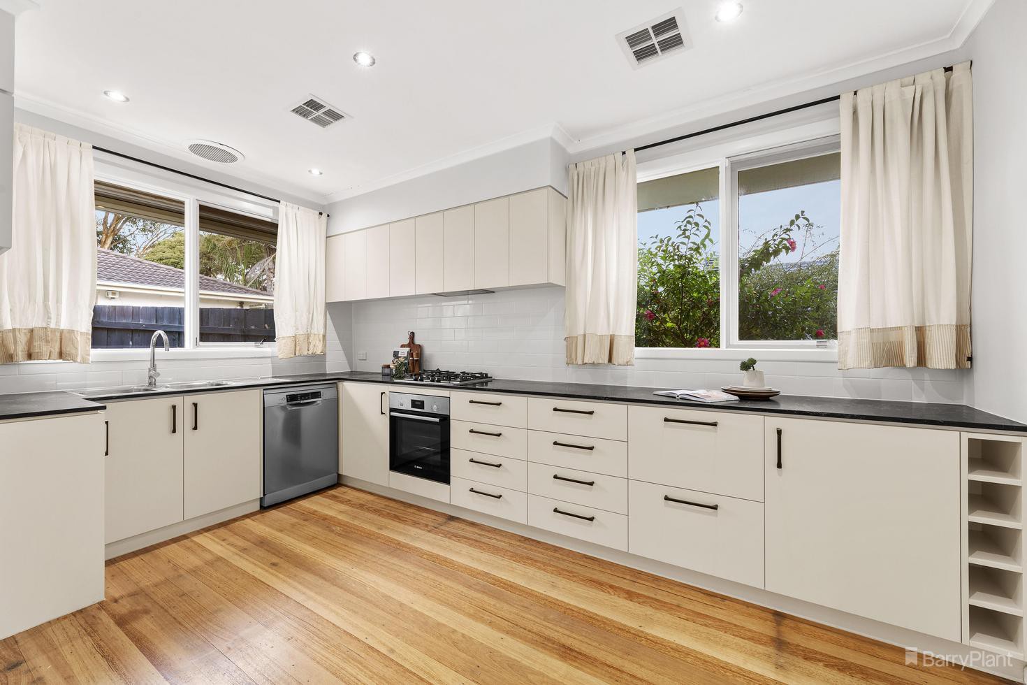 1/4 Craileen Street, Donvale, VIC 3111, Donvale - Thumbnail 3