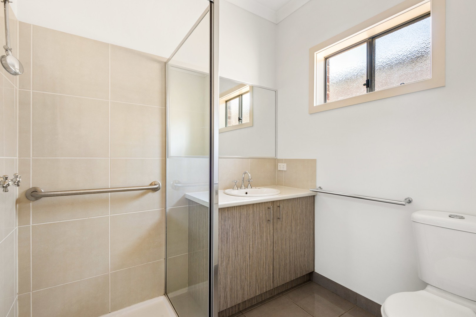 1/4 Krisanway Drive, Marshall, VIC 3216, Marshall - Thumbnail 4