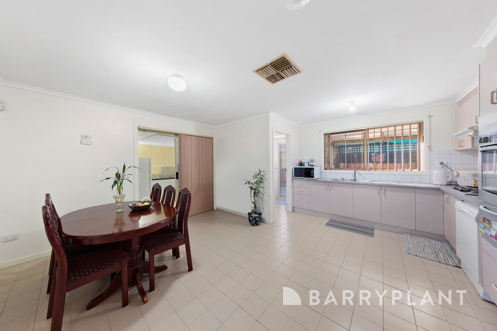 1/4 Tanunda Mews, St Albans, VIC 3021, St Albans - Thumbnail 3