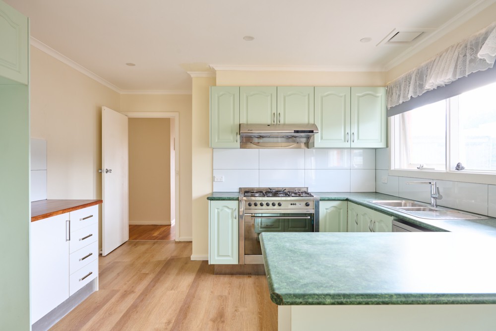 1/4 Trainor Court, Noble Park, VIC 3174 - Thumbnail 2 - 04/07/2024