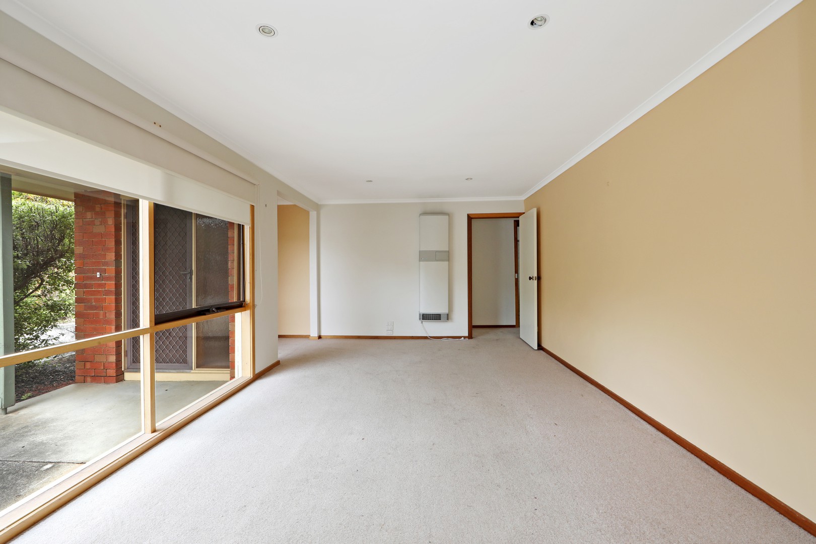 1/4 Veronica Street, Ferntree Gully, VIC 3156 - Thumbnail 2 - 06/08/2024