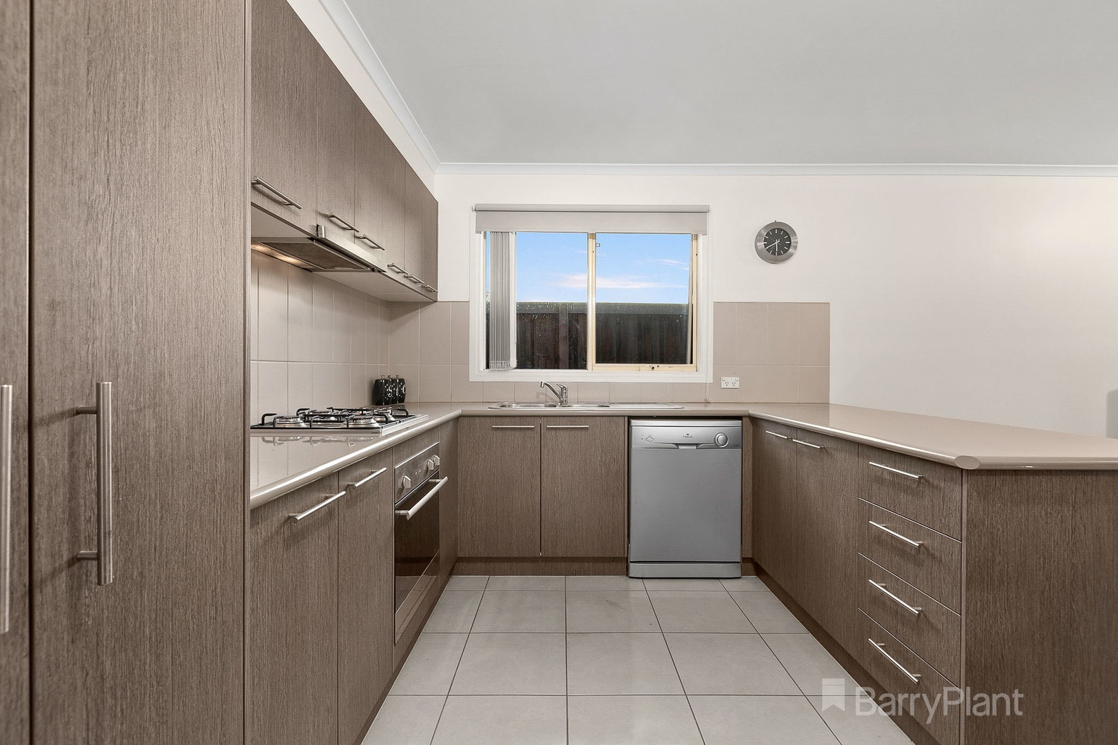 1/40 Army Road, Pakenham, VIC 3810 - Thumbnail 2 - 27/04/2023