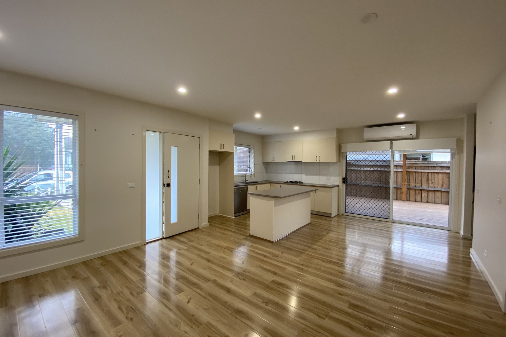 1/42 Eisenhower Street, Reservoir, VIC 3073, Reservoir - Thumbnail 2