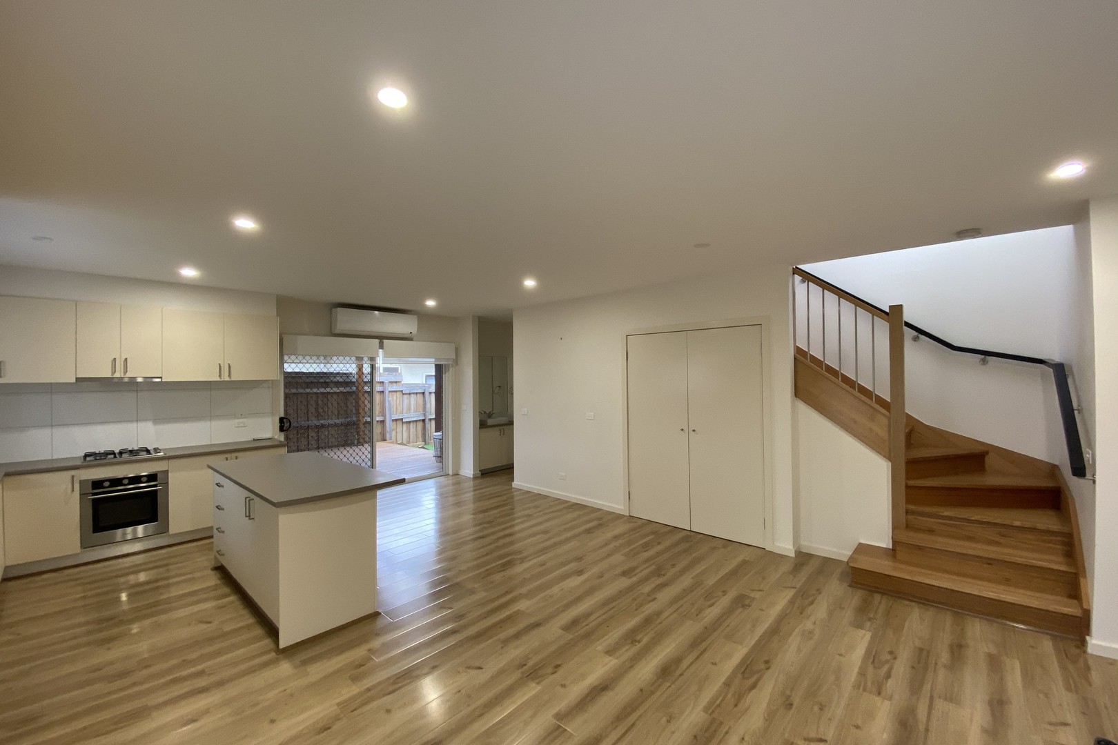 1/42 Eisenhower Street, Reservoir, VIC 3073, Reservoir - Thumbnail 3