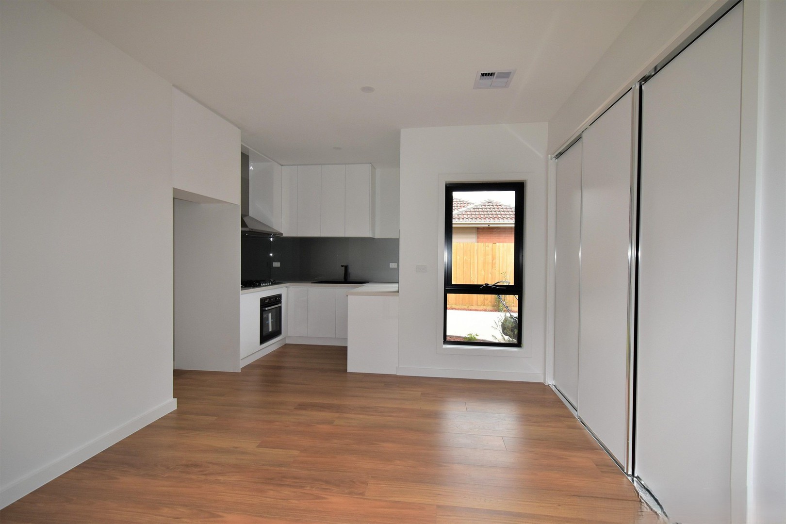 1/42 Moncur Avenue, Springvale, VIC 3171 - Thumbnail 2 - 07/04/2025