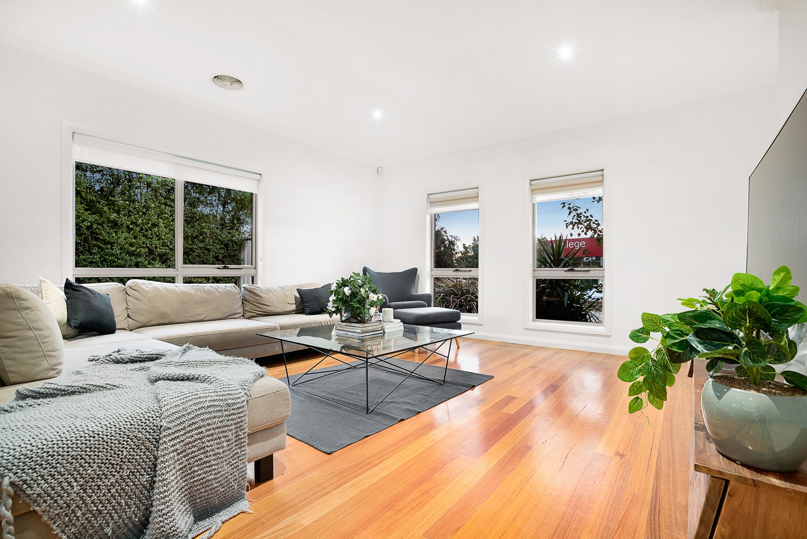 1/42 Sapphire St, Niddrie, VIC 3042 - Thumbnail 1 - 03/09/2026