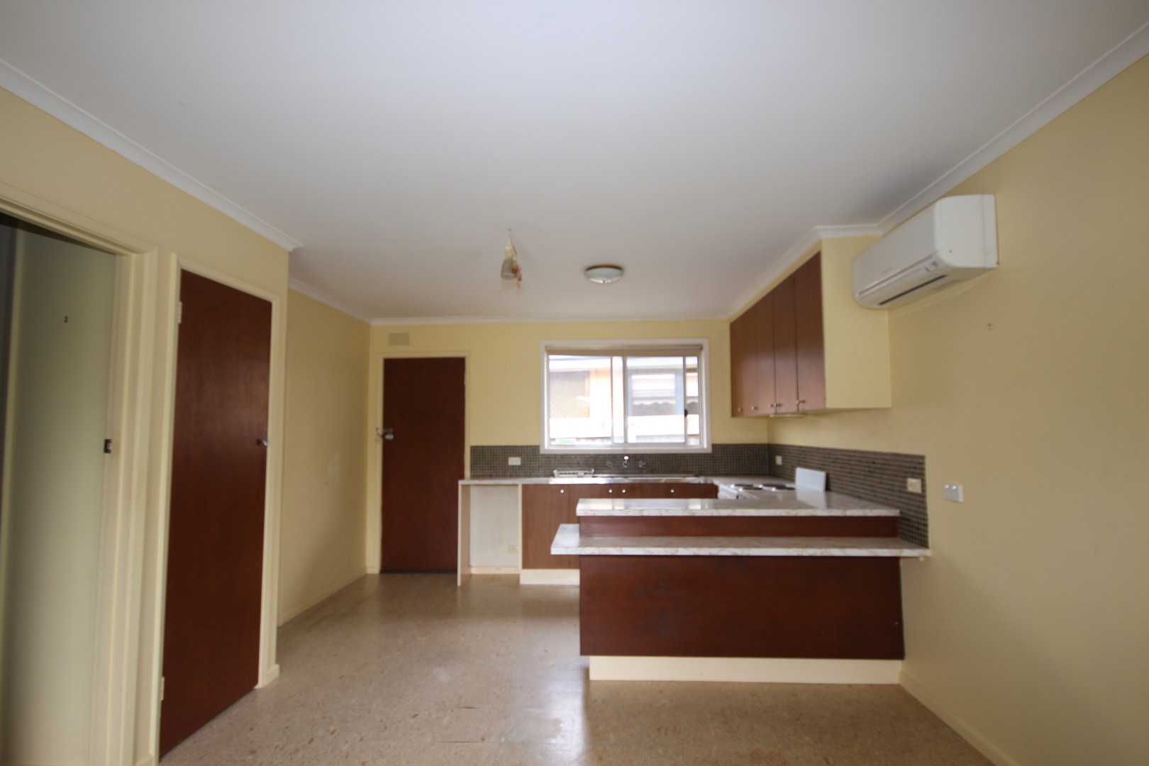 1/42 Tahara Street, Hamlyn Heights, VIC 3215, Hamlyn Heights - Thumbnail 2