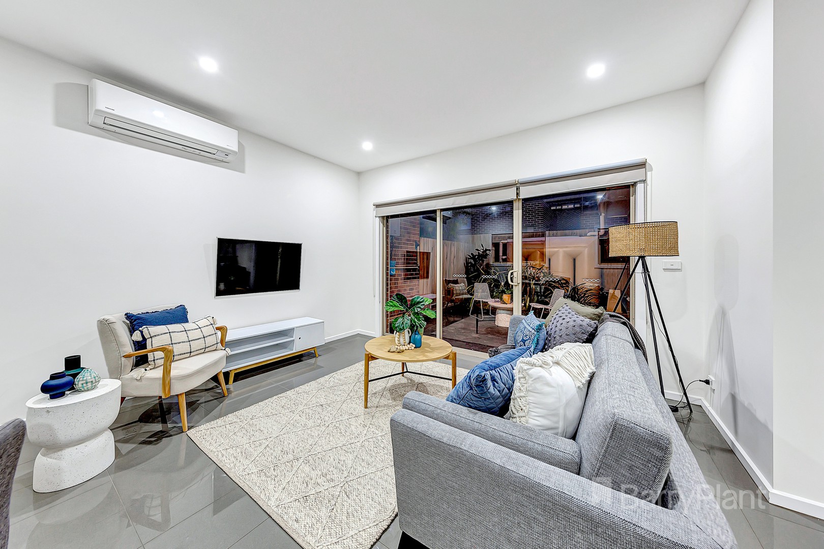 1/49 Ivanhoe Avenue, St Albans, VIC 3021 - Thumbnail 2 - 05/05/2022