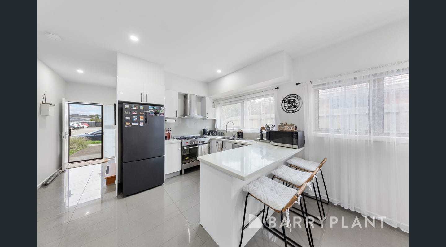 1/49 Ivanhoe Avenue, St Albans, VIC 3021, St Albans - Thumbnail 3