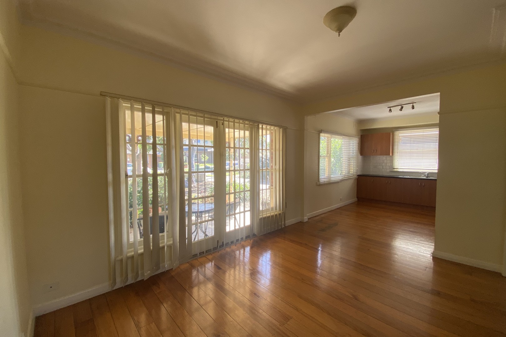 1/5 Barry Street, Reservoir, VIC 3073 - Thumbnail 2 - 12/01/2022