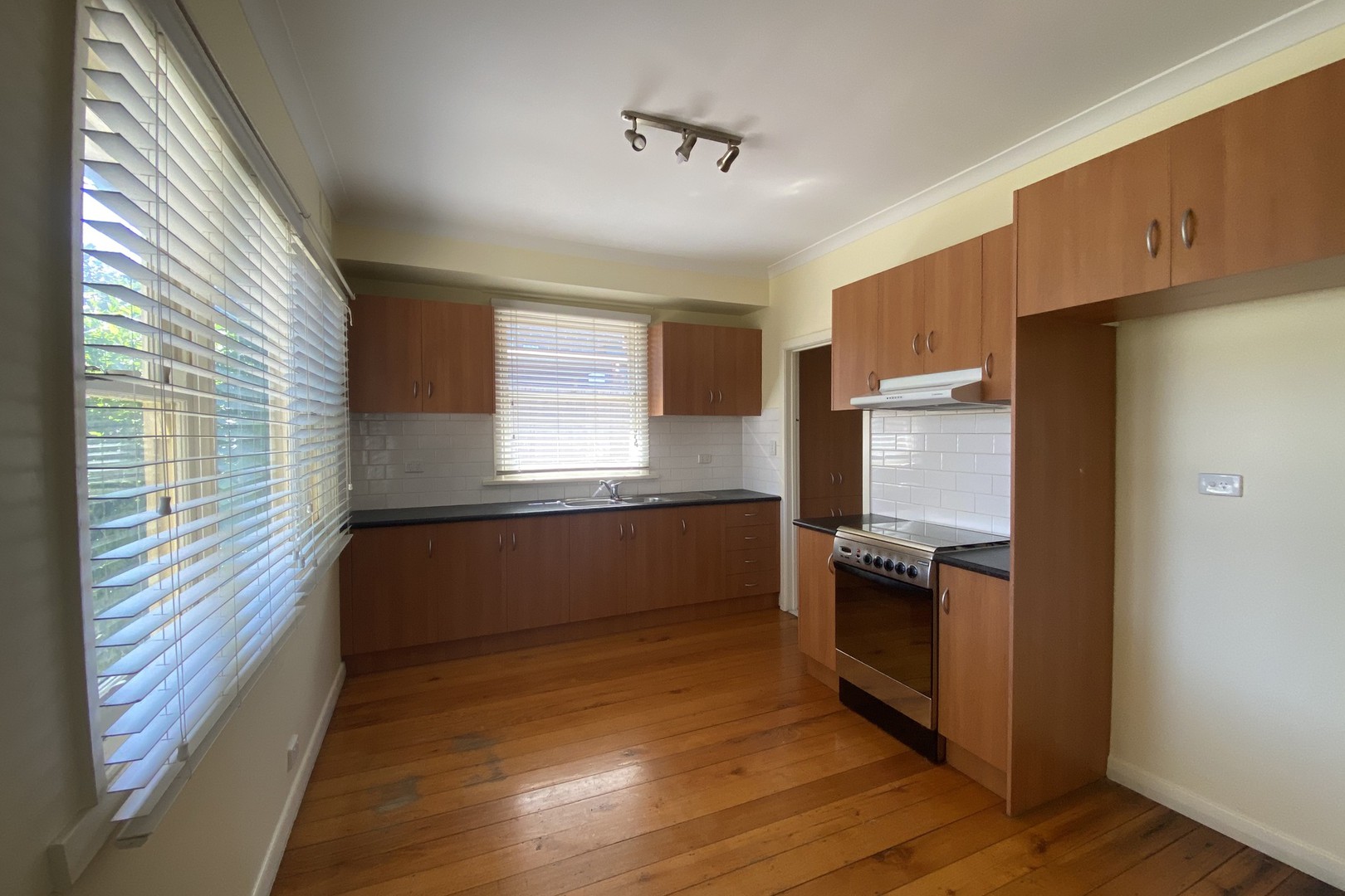 1/5 Barry Street, Reservoir, VIC 3073, Reservoir - Thumbnail 4