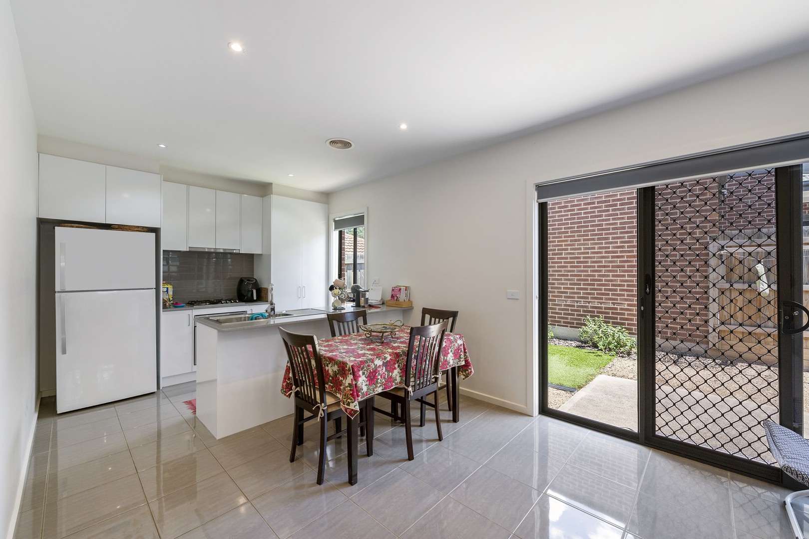 1/5 Breadalbane Court, Sydenham, VIC 3037, Sydenham - Thumbnail 2