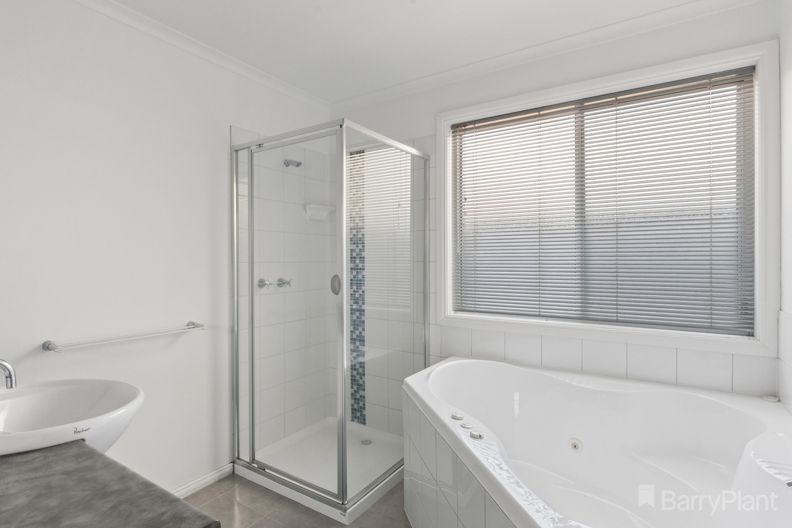 1/5 Chantelle Court, Kangaroo Flat, VIC 3555 - Thumbnail 2 - 16/11/2021