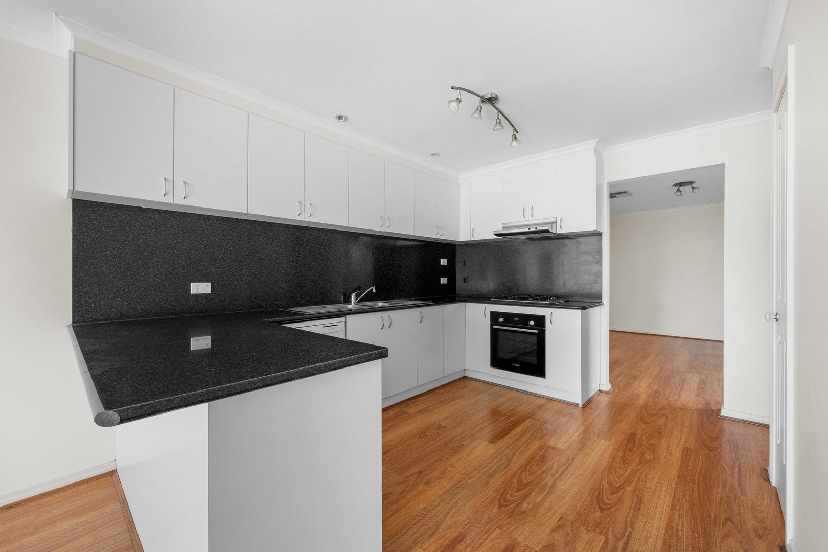 1/5 Elgin Close, Hillside, VIC 3037, Hillside - Thumbnail 3