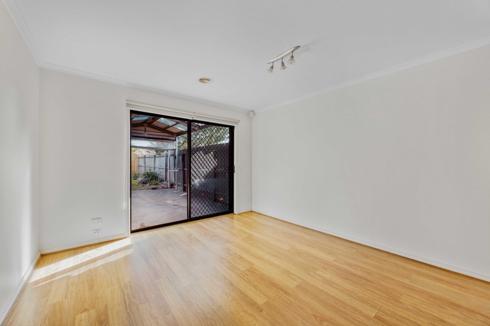 1/5 Elgin Close, Hillside, VIC 3037 - Thumbnail 2 - 22/09/2025