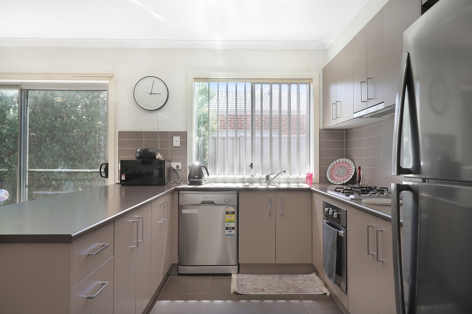 1/5 Fishburn Grove, Harkness, VIC 3337, Harkness - Thumbnail 2
