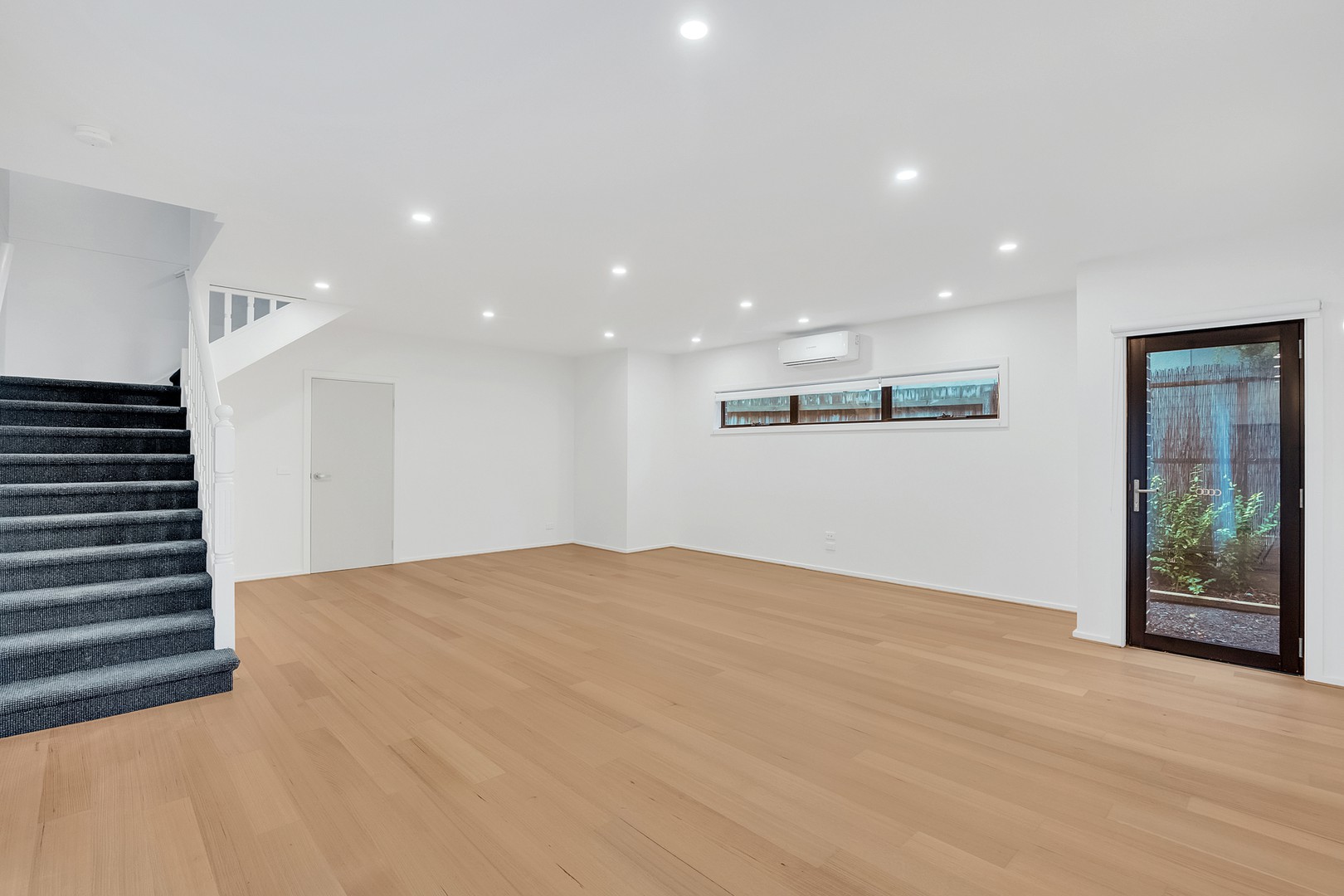 1/5 Grand Boulevard, Montmorency, VIC 3094, Montmorency - Thumbnail 3