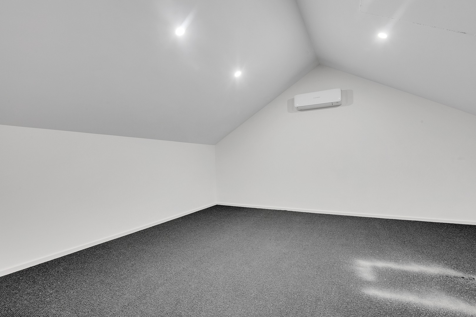 1/5 Grand Boulevard, Montmorency, VIC 3094, Montmorency - Thumbnail 4