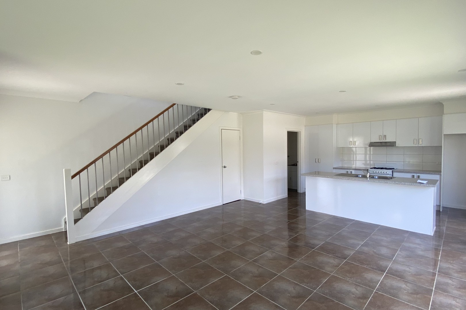 1/5 Luke Street, Reservoir, VIC 3073 - Thumbnail 1 - 06/12/2021
