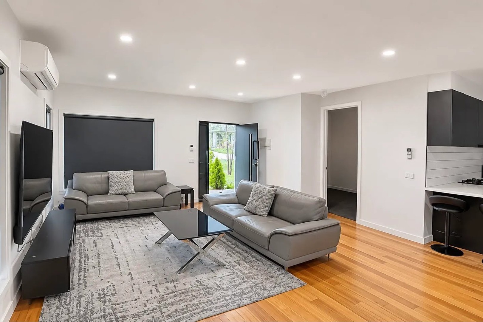 1/5 Lyons Street, Glenroy, VIC 3046 - Thumbnail 2 - 05/10/2026
