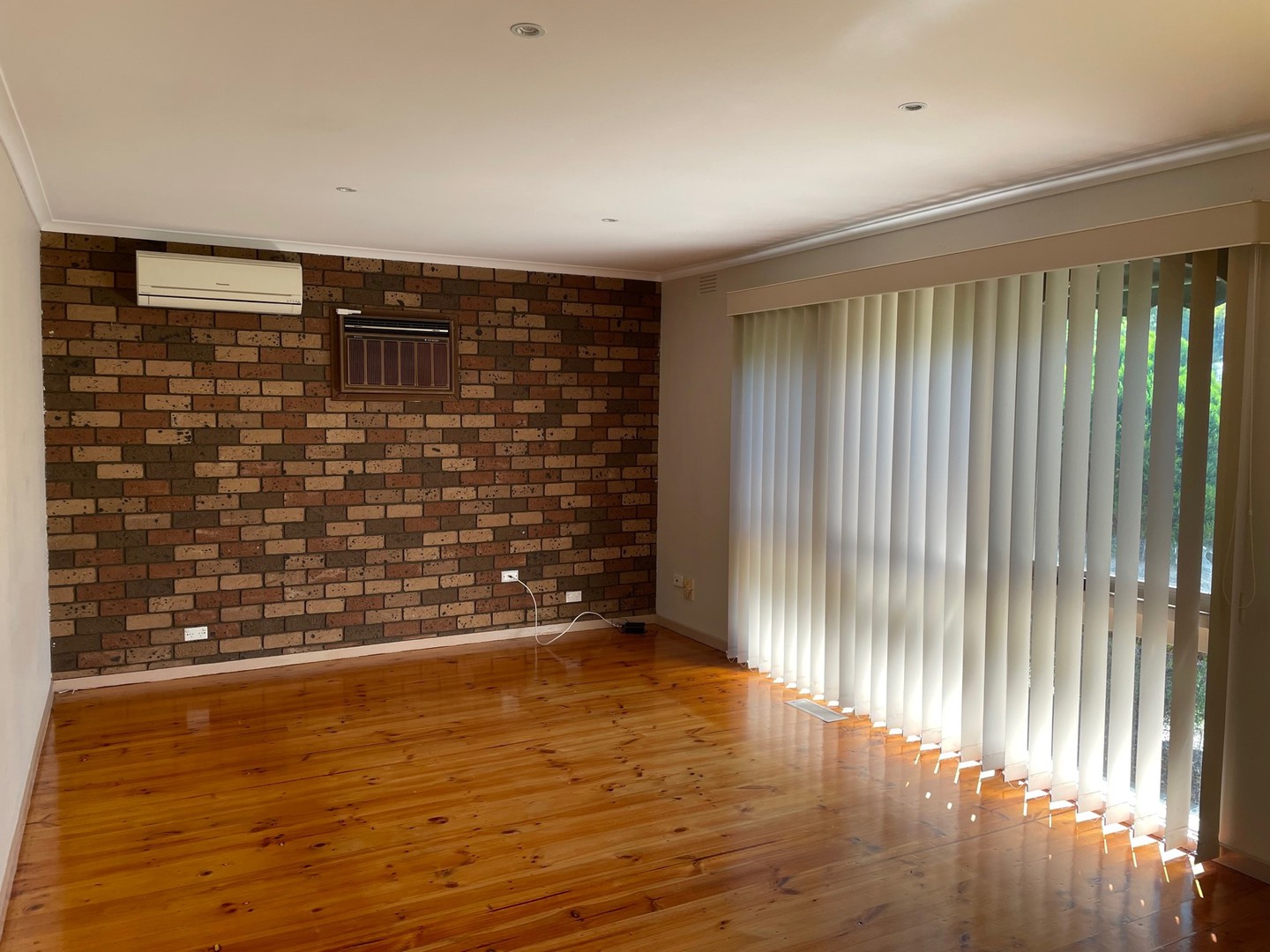 1/5 Mark Street, Bayswater, VIC 3153 - Thumbnail 1 - 22/12/2021