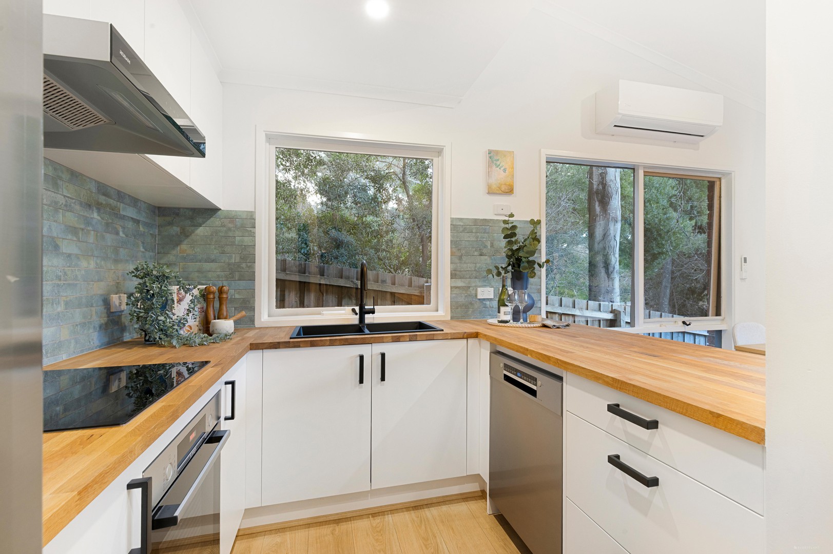 1/5 Moresby Street, Mitcham, VIC 3132, Mitcham - Thumbnail 3