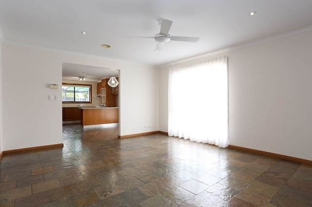 1/5 South Terrace, Avondale Heights, VIC 3034, Avondale Heights - Thumbnail 2