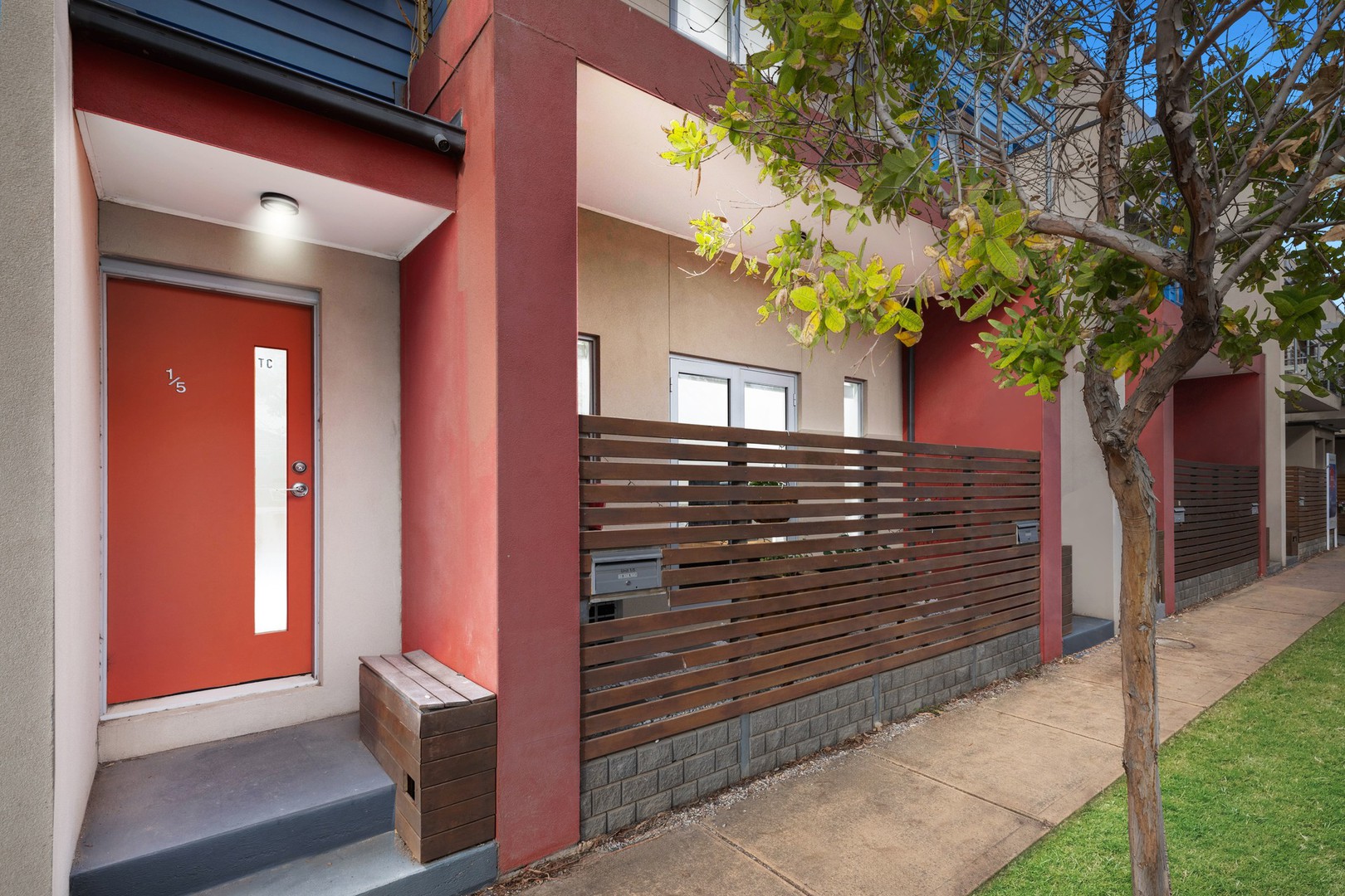 1/5 Tom Roberts Parade, Point Cook, VIC 3030 - Thumbnail 2 - 25/03/2026