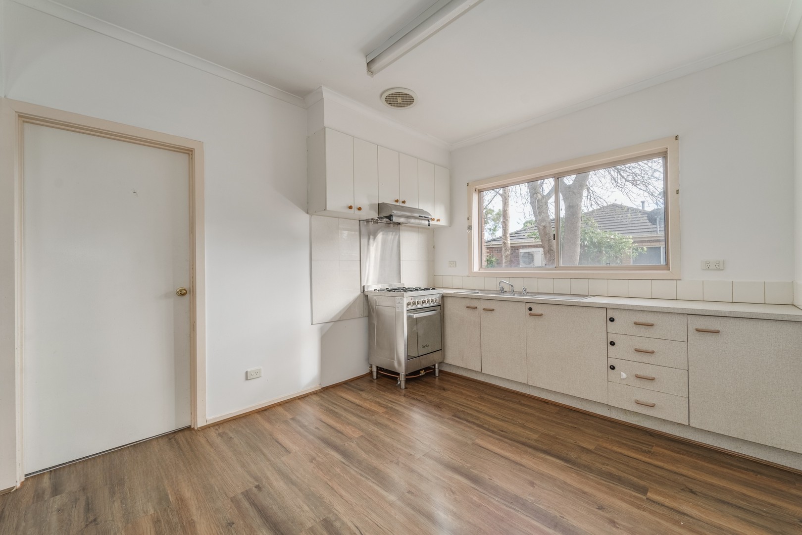 1/505 Mitcham Road, Mitcham, VIC 3132 - Thumbnail 2 - 03/07/2024