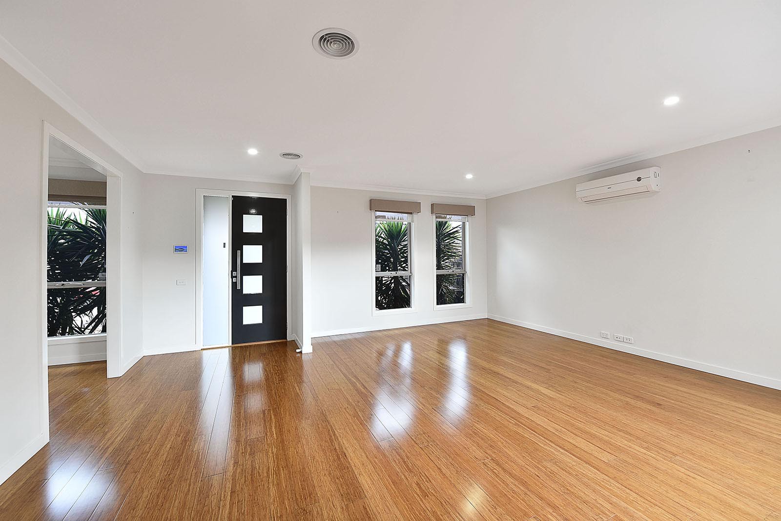 1/52 Banksia Grove, Tullamarine, VIC 3043, Tullamarine - Thumbnail 2