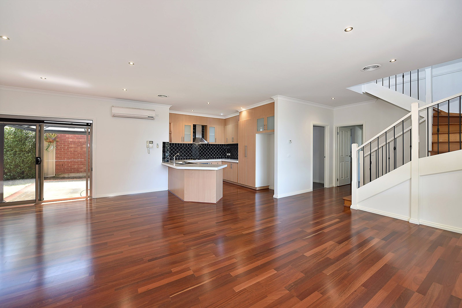 1/52 Haldane Road, Niddrie, VIC 3042, Niddrie - Thumbnail 2