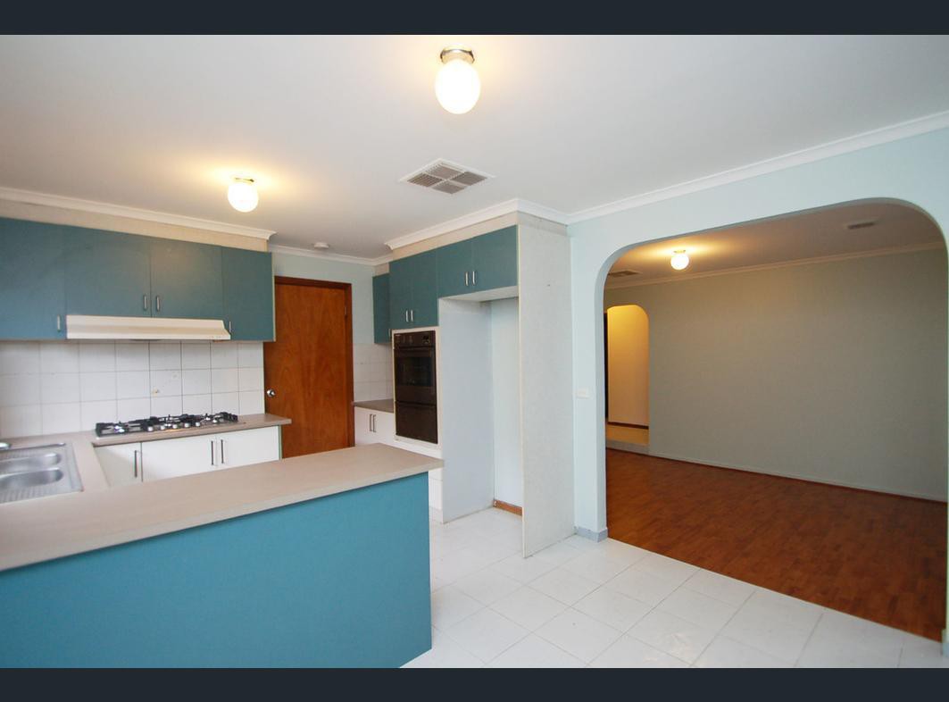 1/52 Pinnaroo Circuit, Meadow Heights, VIC 3048, Meadow Heights - Thumbnail 3