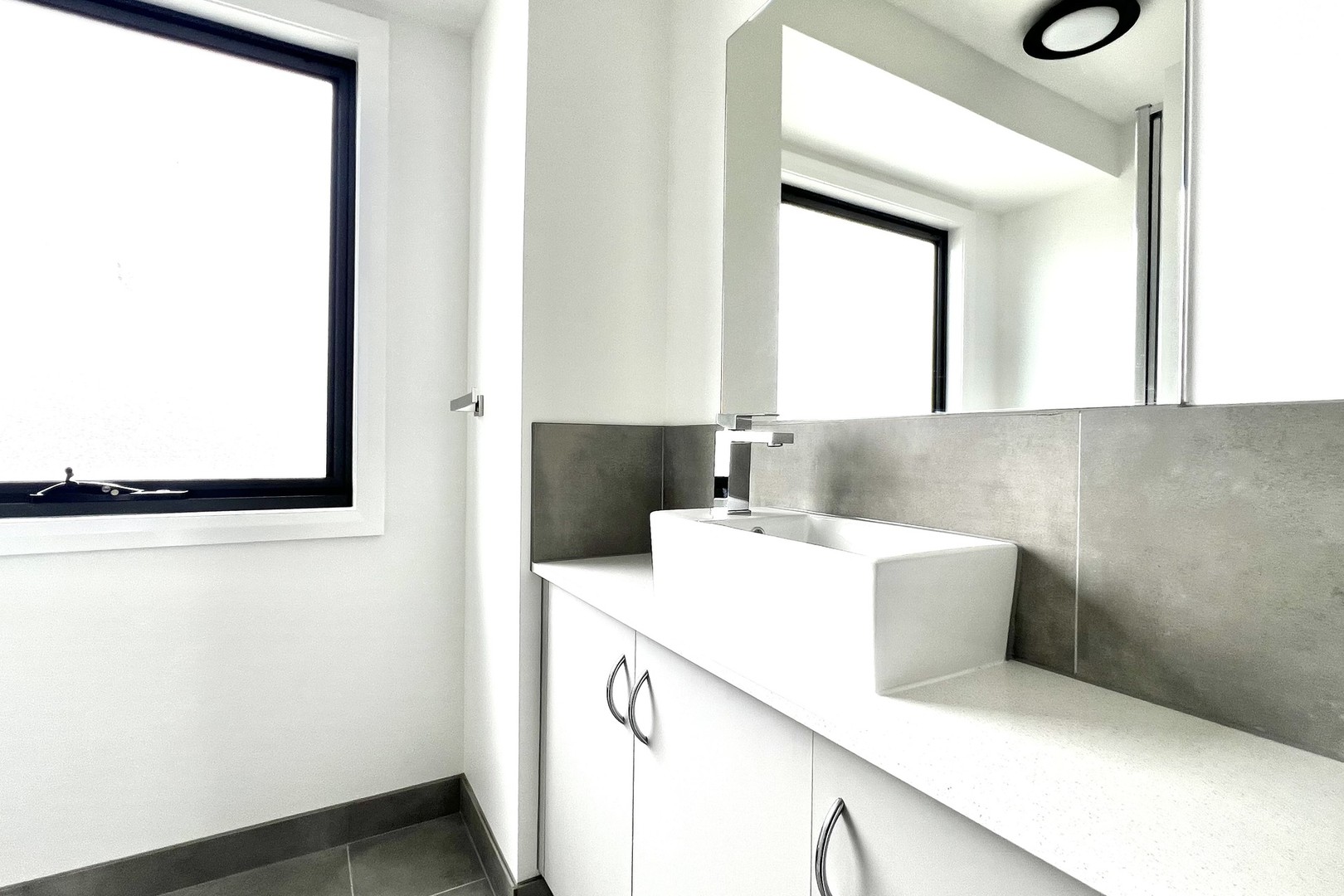 1/54 Walmer Avenue, St Albans, VIC 3021, St Albans - Thumbnail 2